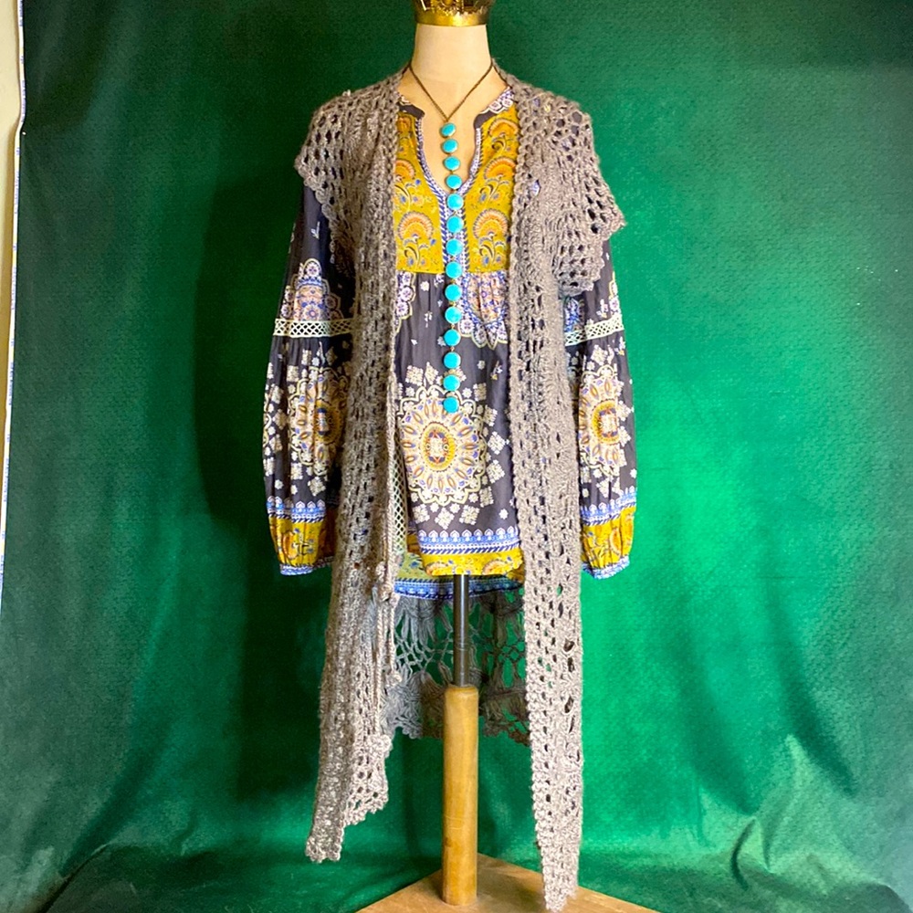 Long crocheted vest from CECICON